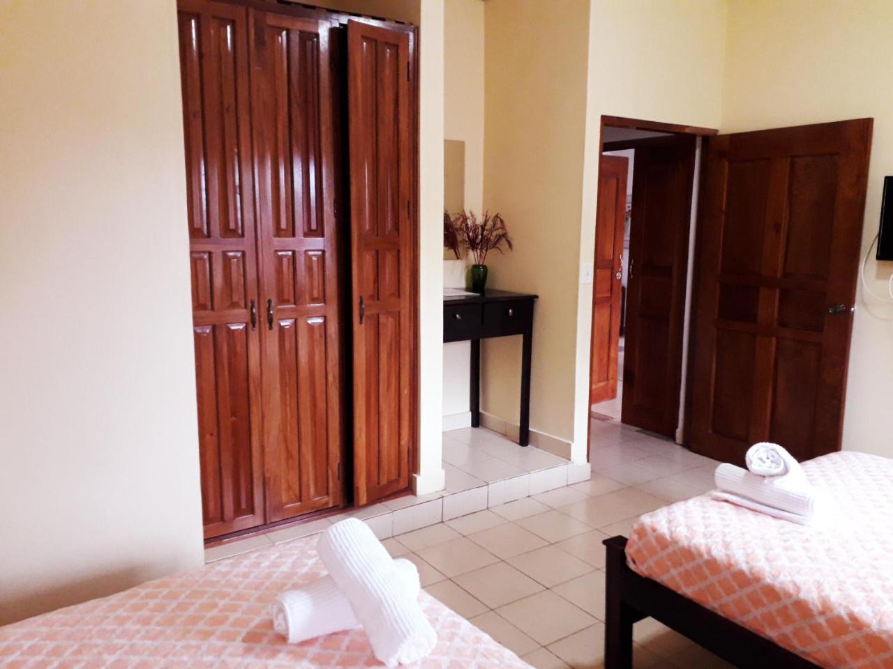 Hostel Kimmell / Hostal Familiar La Casita De Los Kimmell Лас-Таблас Екстер'єр фото